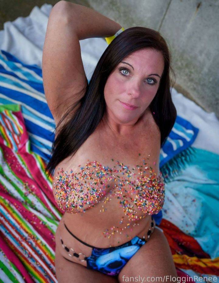 fansly FlogginRenee profile photo. FlogginRenee 17