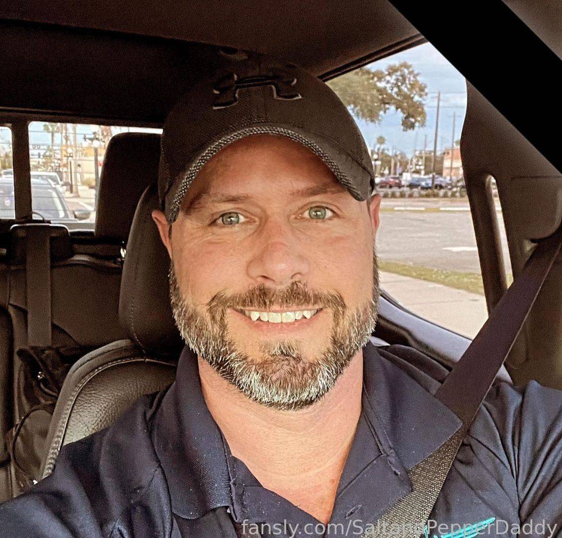 fansly SaltandPepperDaddy profile photo. SaltandPepperDaddy 23