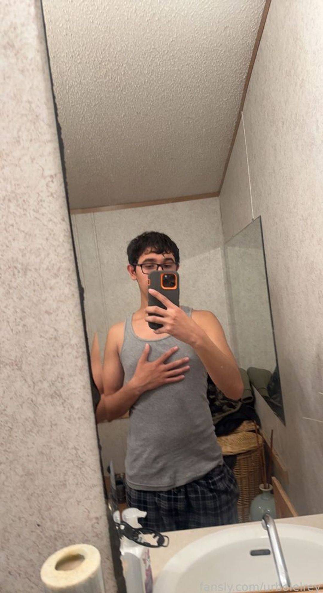 fansly urboielrey profile photo. urboielrey 18