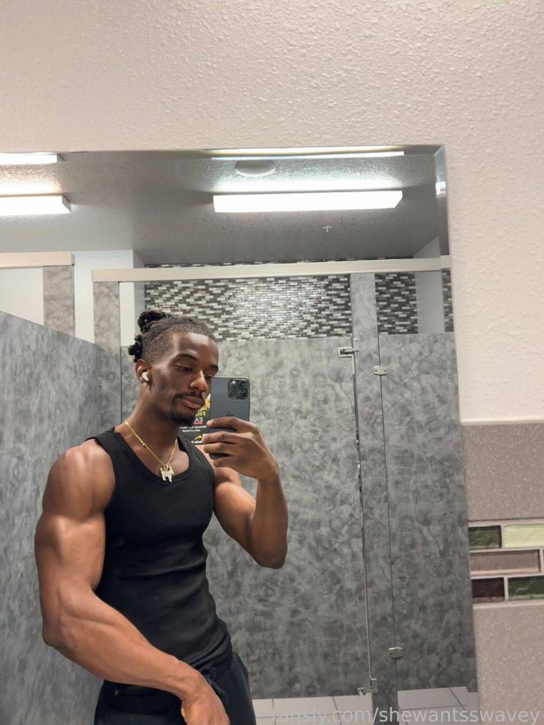 fansly $wavey profile photo. $wavey 32