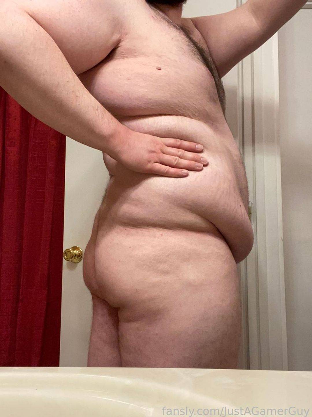 fansly JustAGamerGuy profile photo. JustAGamerGuy 8