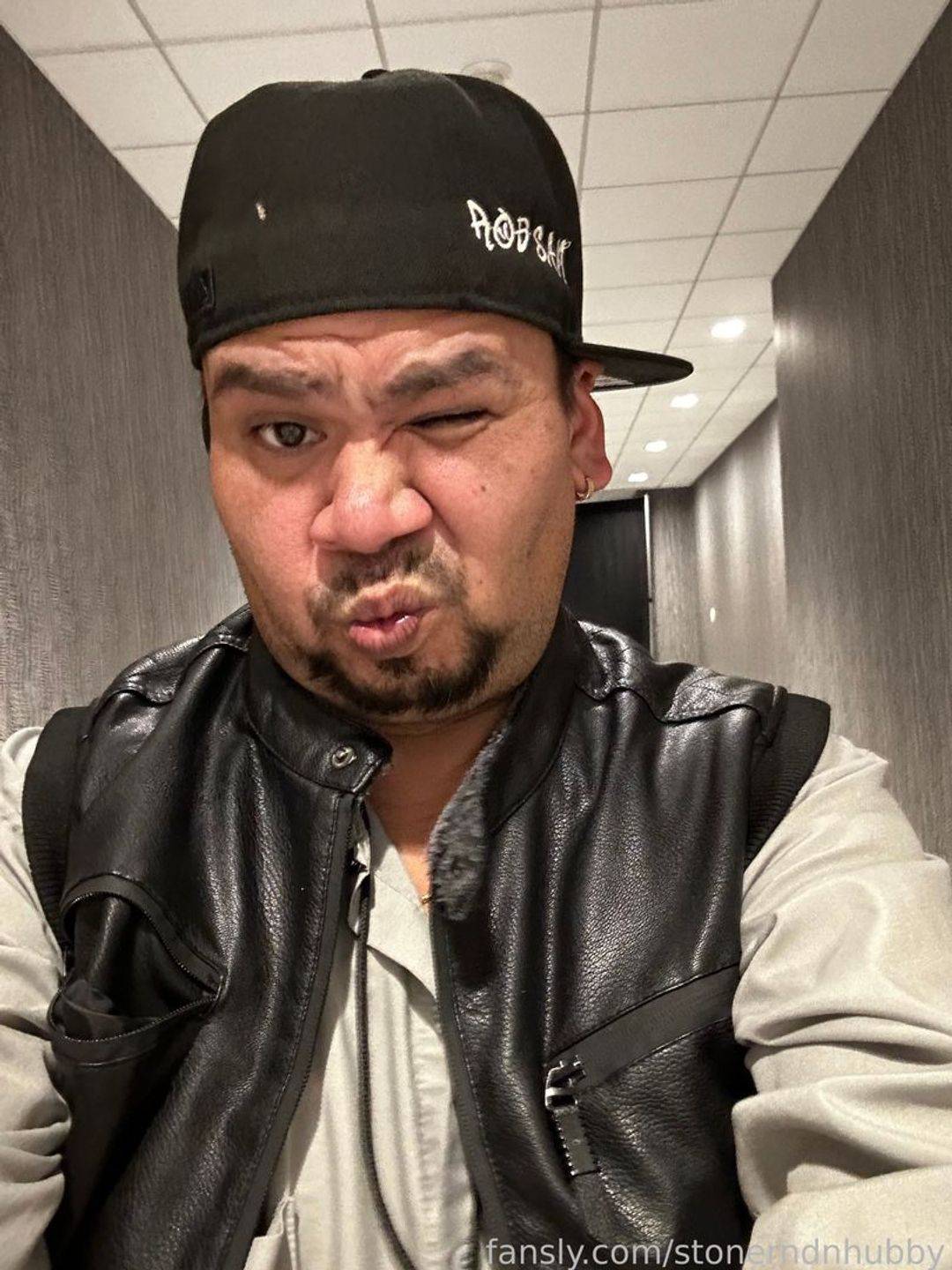 fansly stonerndnhubby profile photo. stonerndnhubby 1