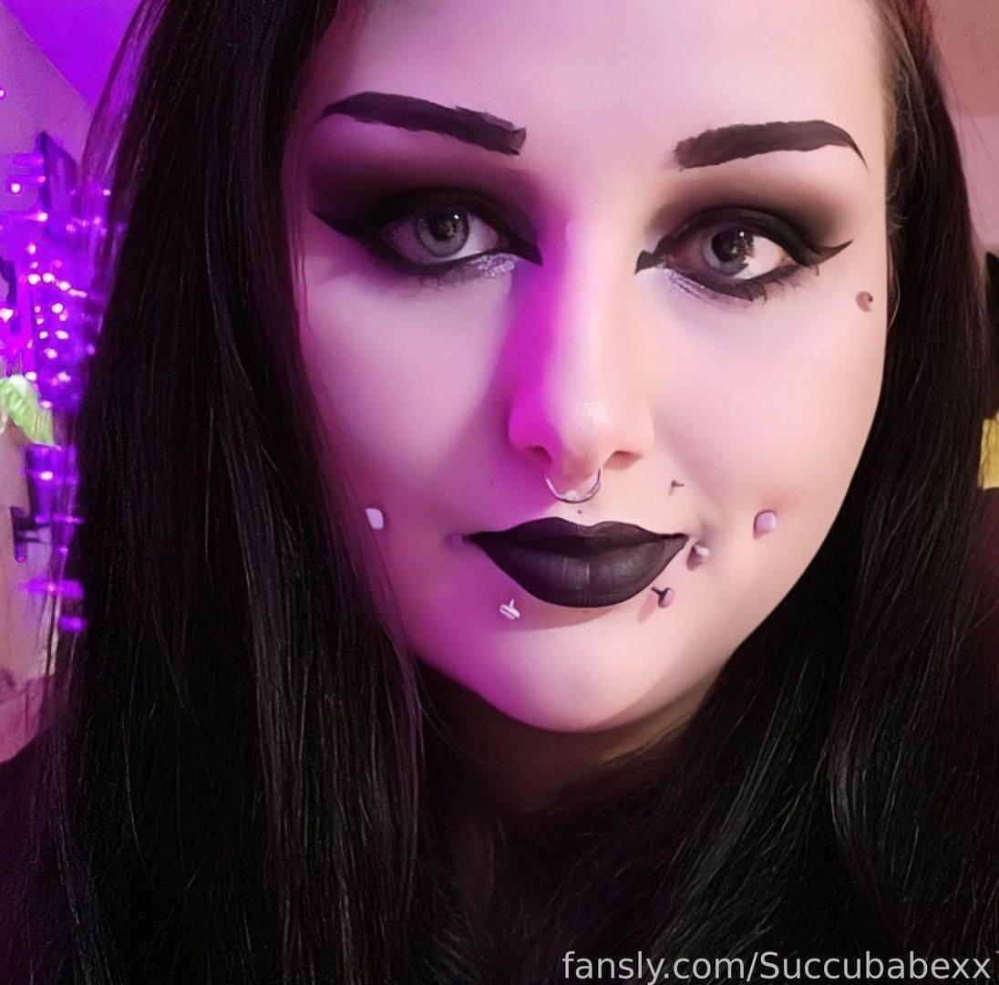 fansly Hot Goth GF profile photo. Hot Goth GF 39