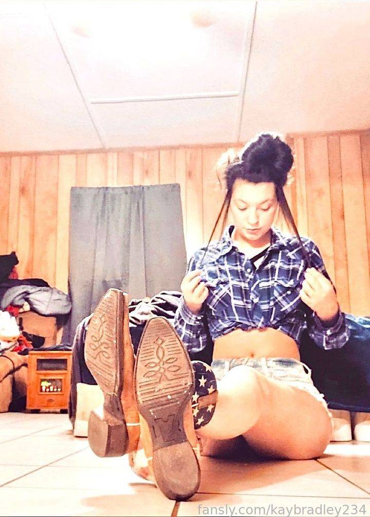 fansly kaybradley234 profile photo. kaybradley234 18