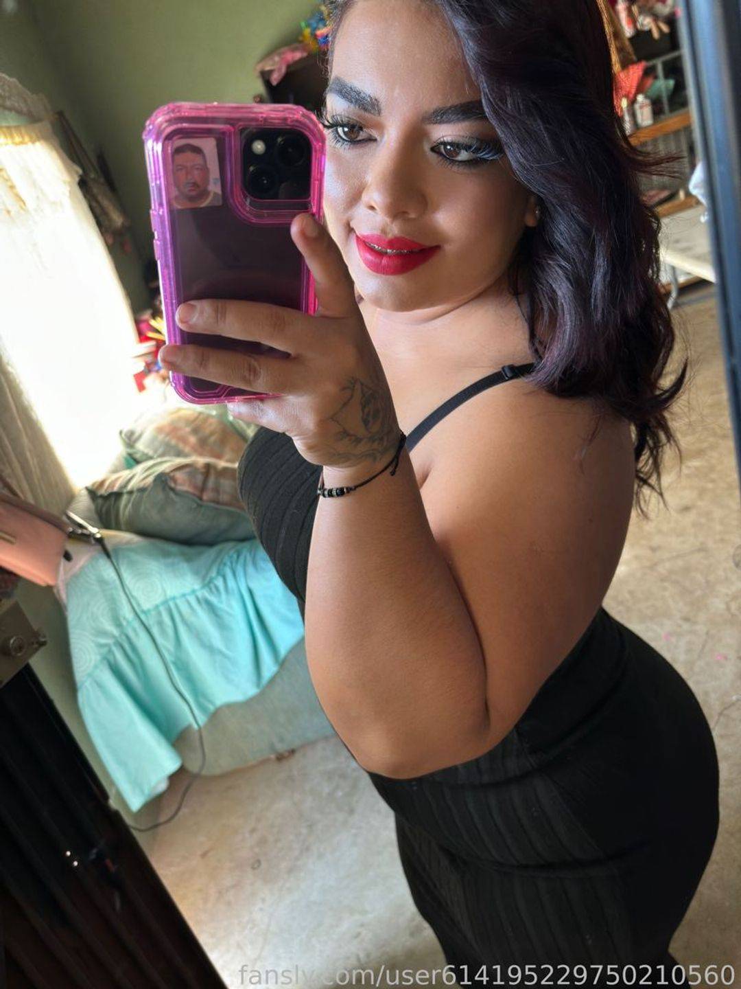 fansly user614195229750210560 profile photo. user614195229750210560 28