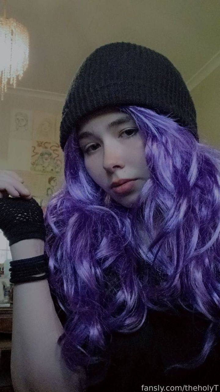 fansly T profile photo. T 22