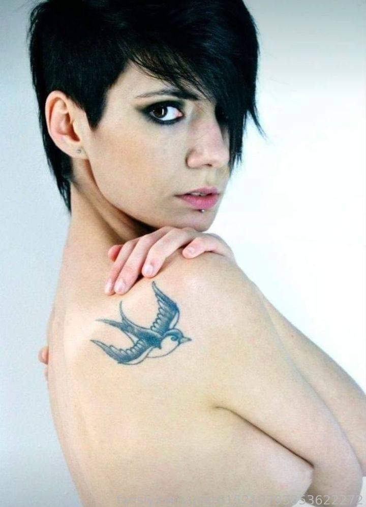 fansly Eveen94  profile photo. Eveen94  12