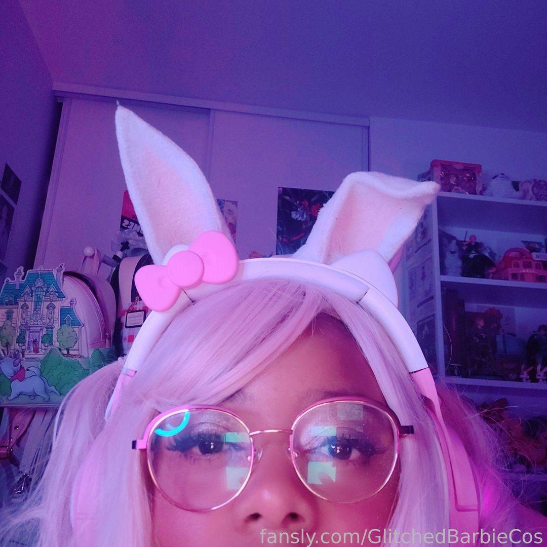 fansly GlitchedBarbie cos profile photo. GlitchedBarbie cos 3
