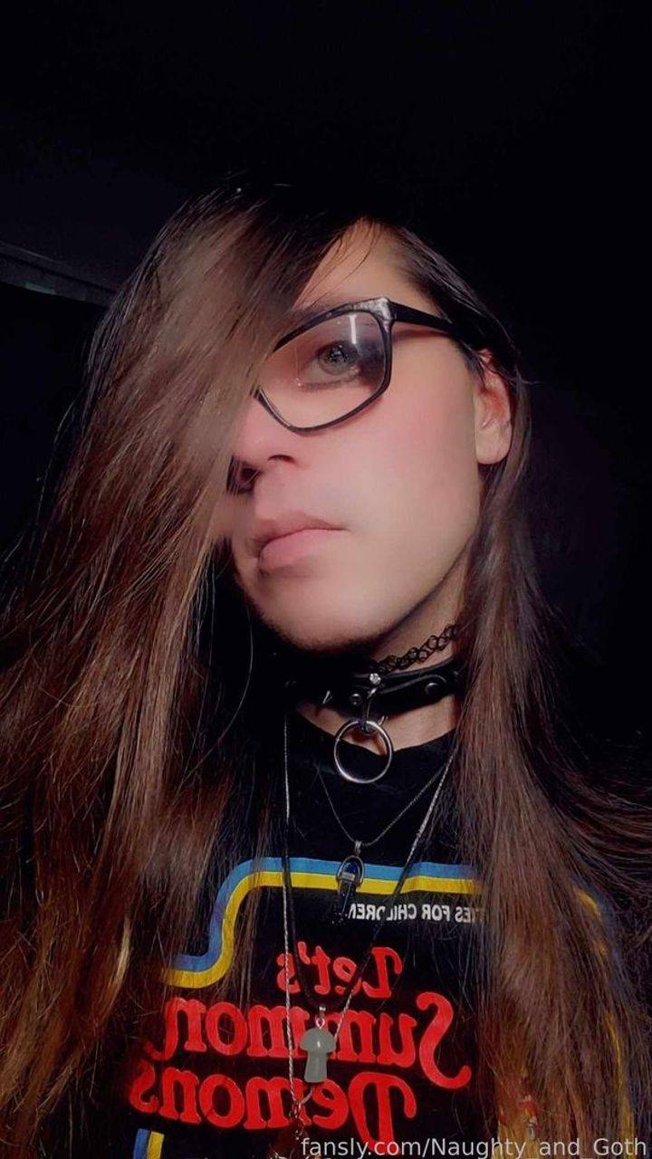 fansly Naughty_and_Goth profile photo. Naughty_and_Goth 13