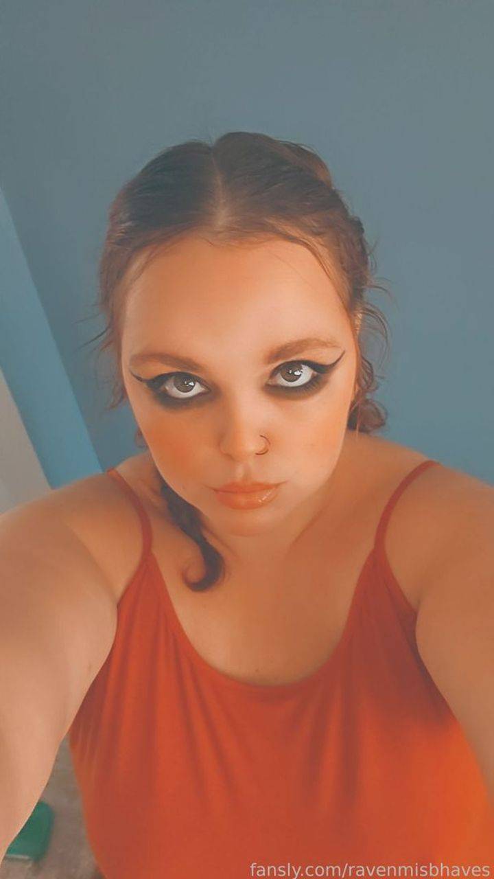 fansly ravenmisbhaves profile photo. ravenmisbhaves 18
