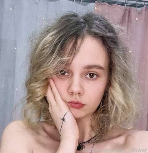 fansly molly__flower profile photo. molly__flower 17