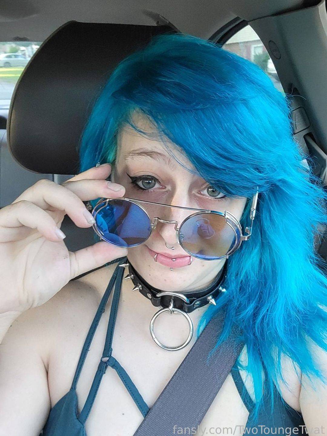 fansly TwoToungeTwat profile photo. TwoToungeTwat 7