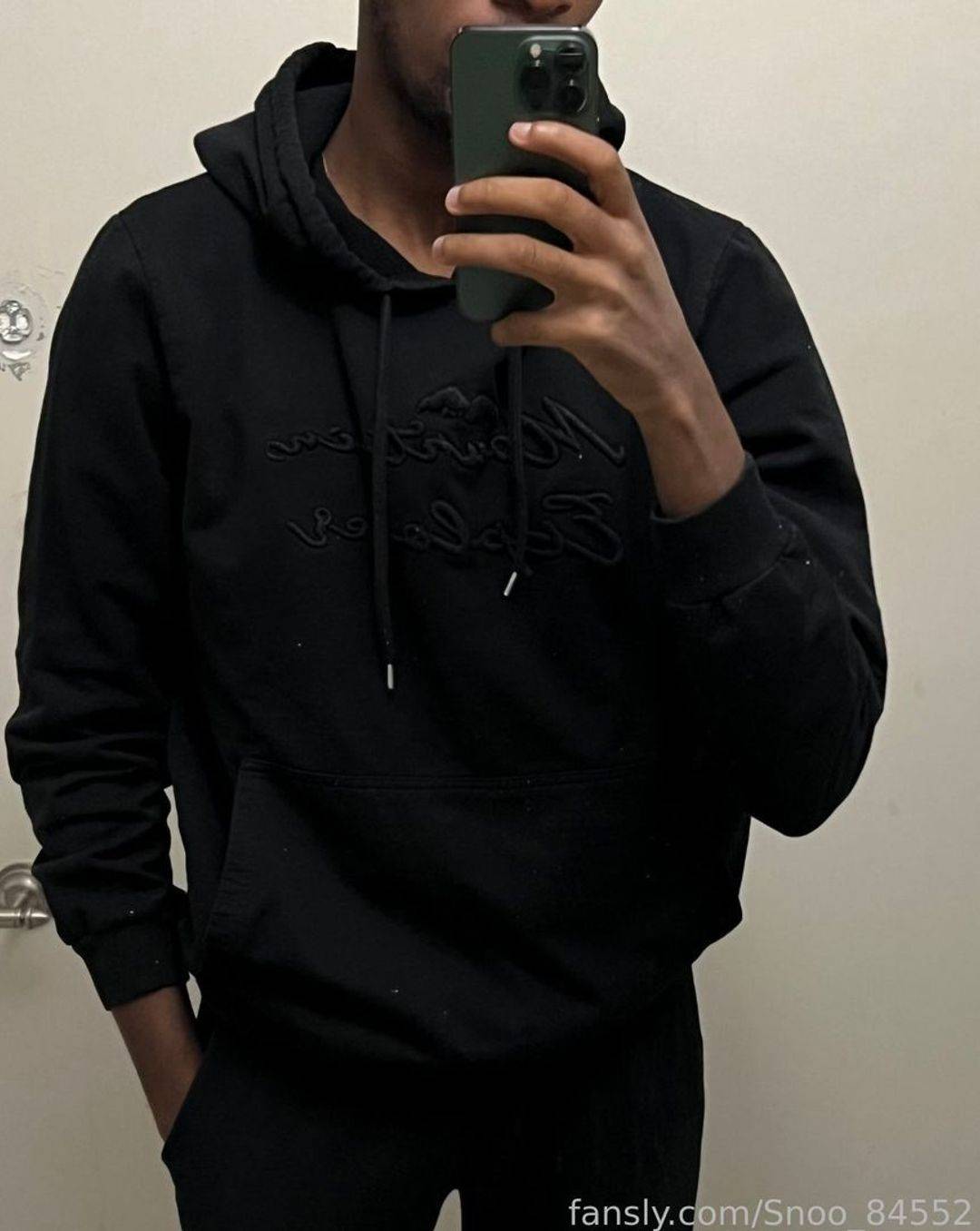 fansly Kowolani profile photo. Kowolani 30