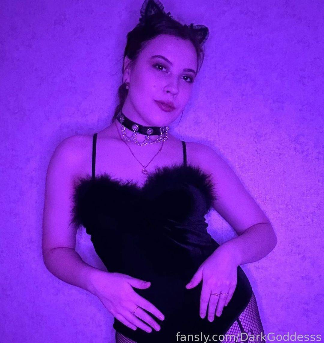 fansly DarkGoddesss profile photo. DarkGoddesss 35