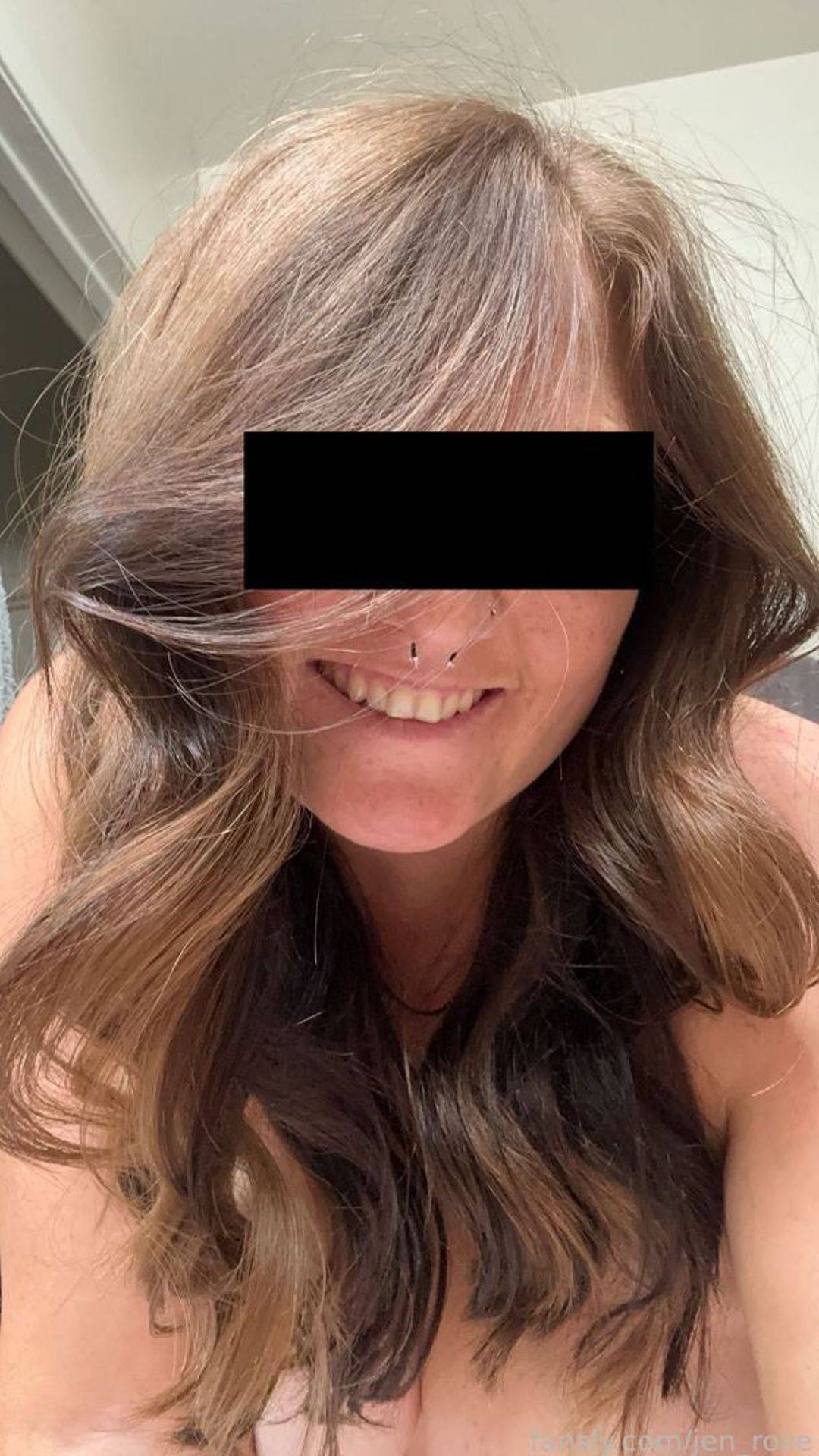fansly Jen profile photo. Jen 37