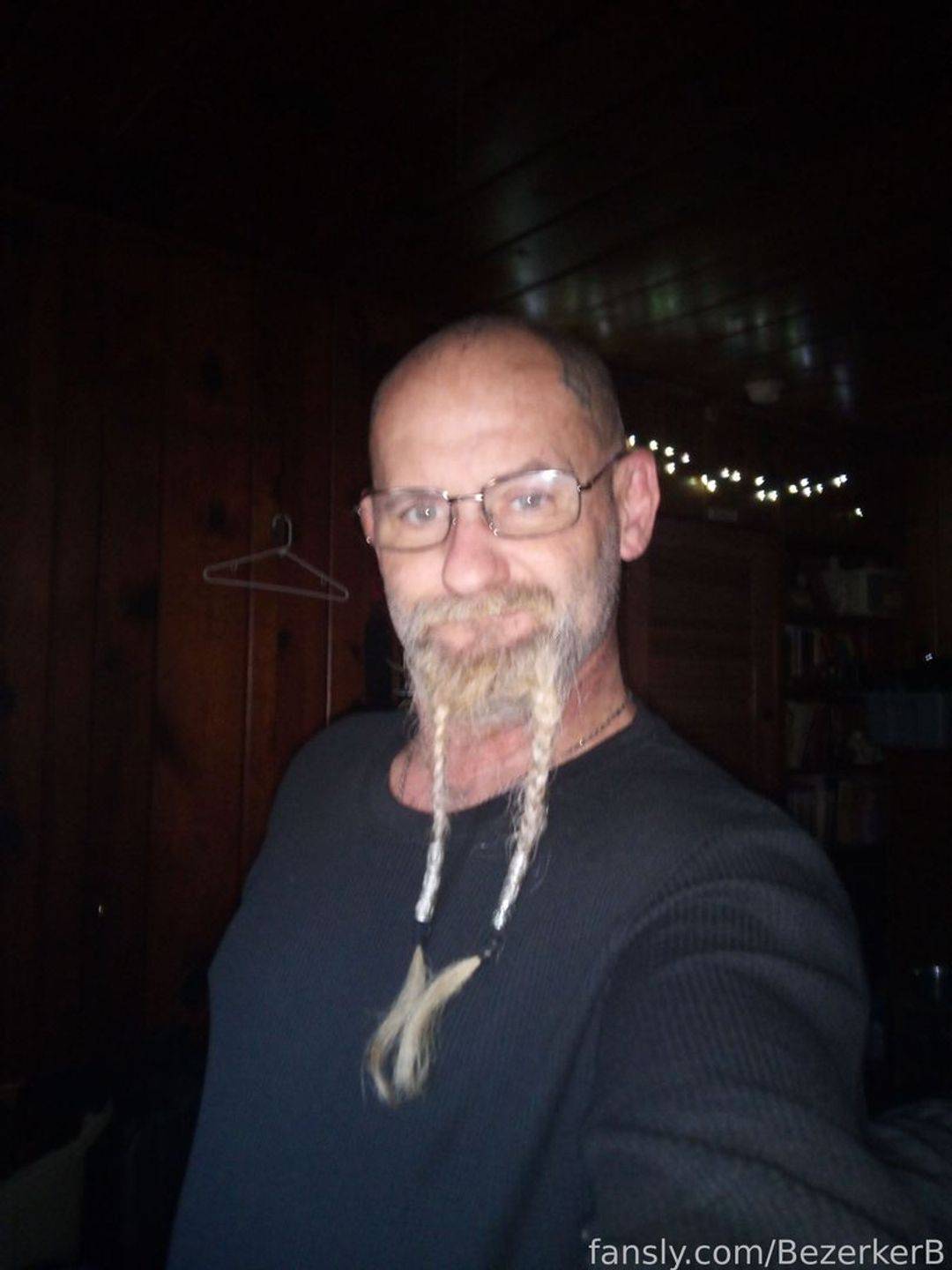 fansly BezerkerB profile photo. BezerkerB 3
