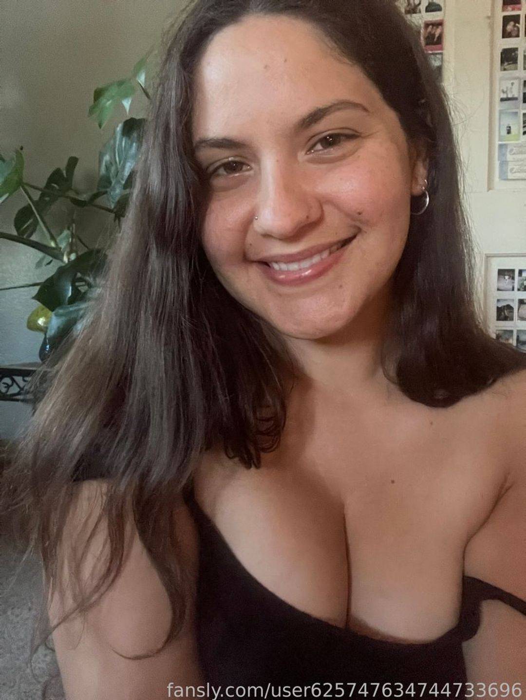 fansly earthmamaray profile photo. earthmamaray 17