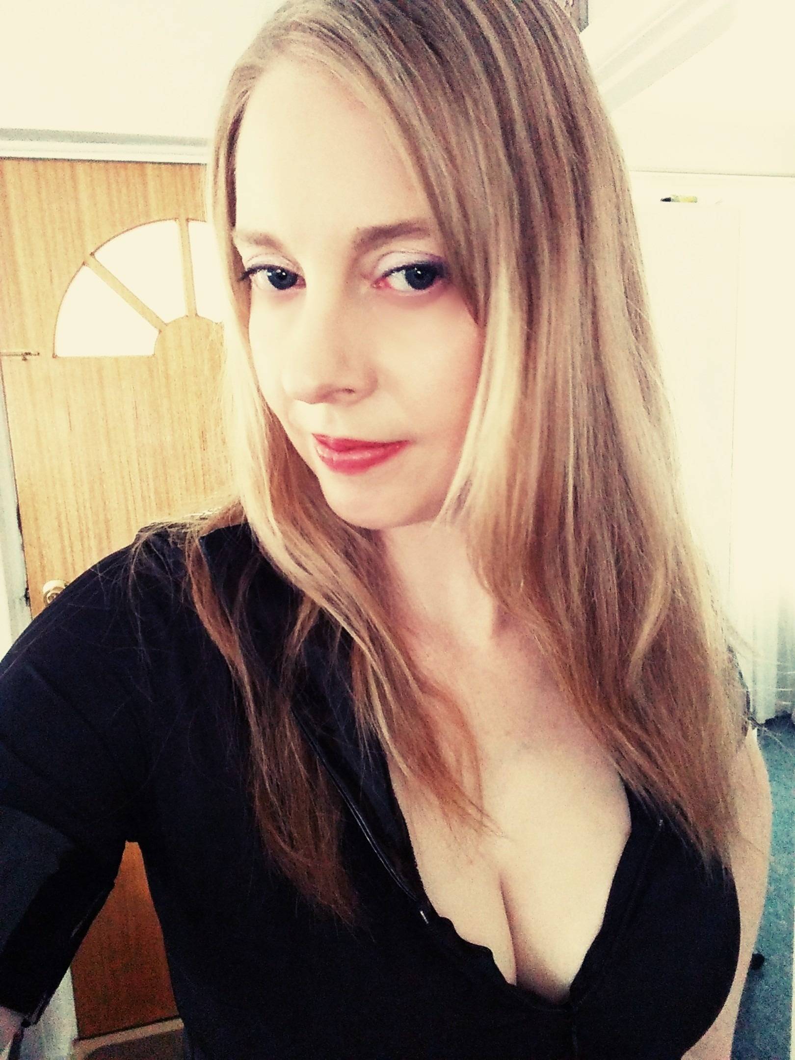 onlyfans Alluring hottie profile photo. Alluring hottie 13