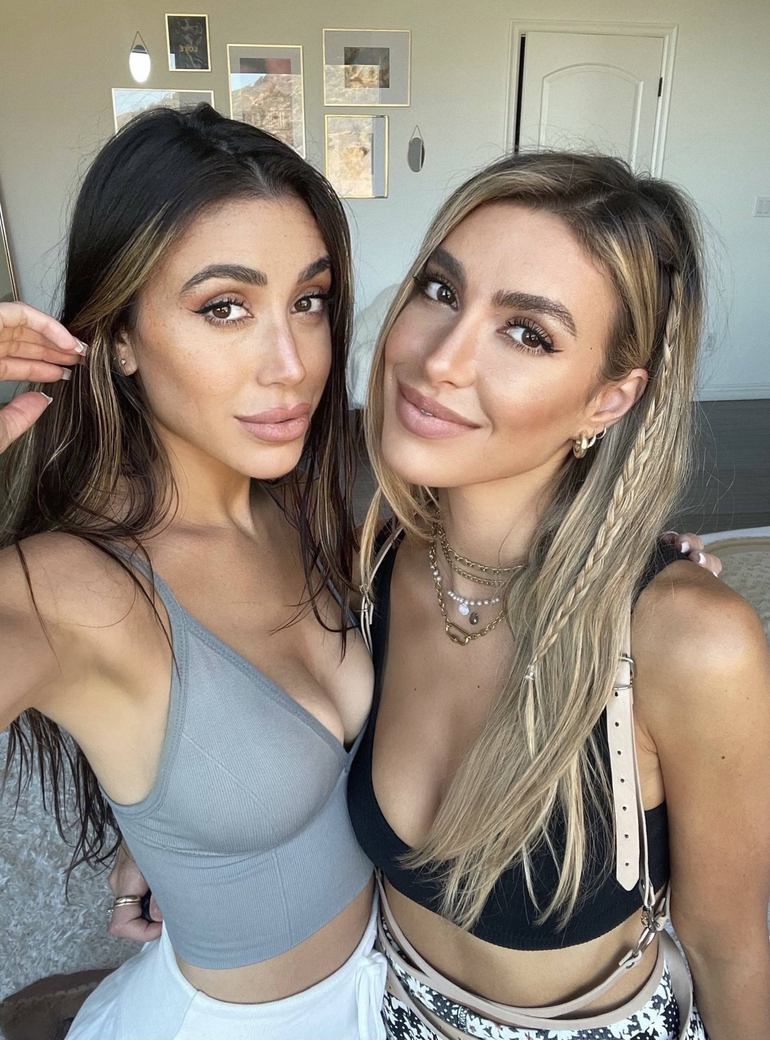 onlyfans This Weird Twin Thing profile photo. This Weird Twin Thing 15