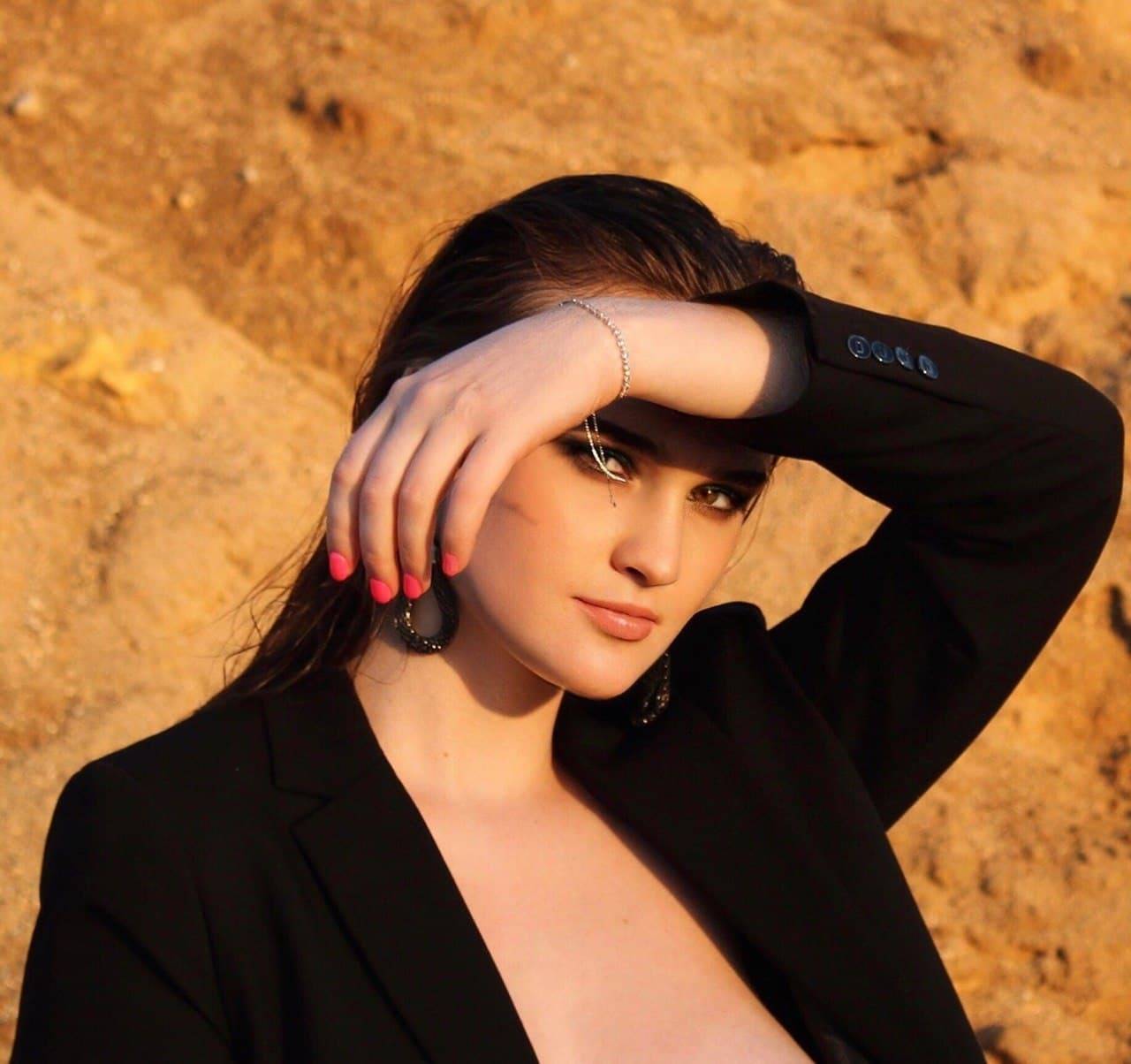 onlyfans Diana profile photo. Diana 5