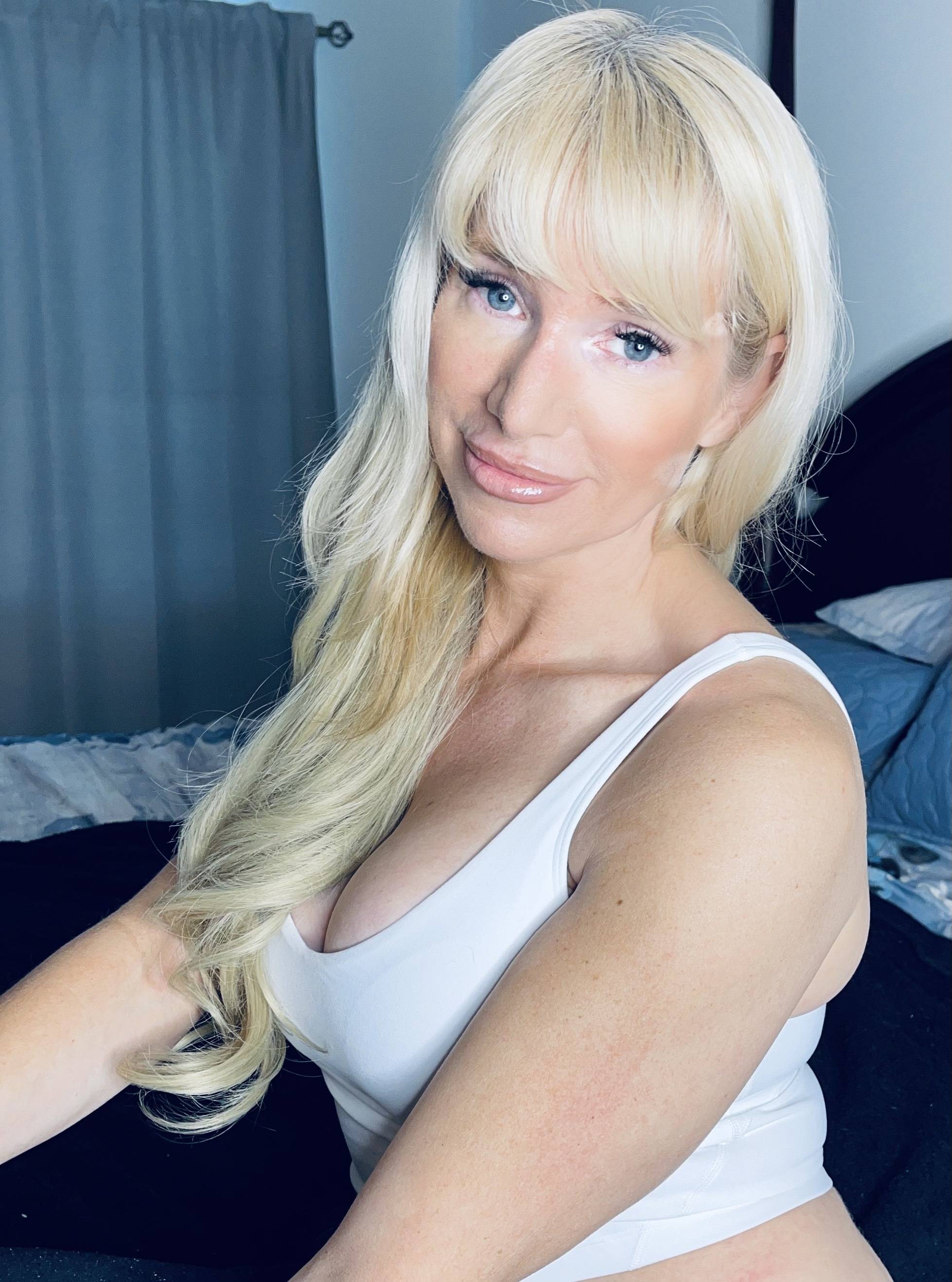 onlyfans Sexy Malibu Mommy profile photo. Sexy Malibu Mommy 4