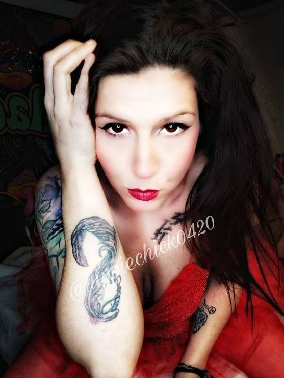onlyfans Hippie chick profile photo. Hippie chick 9