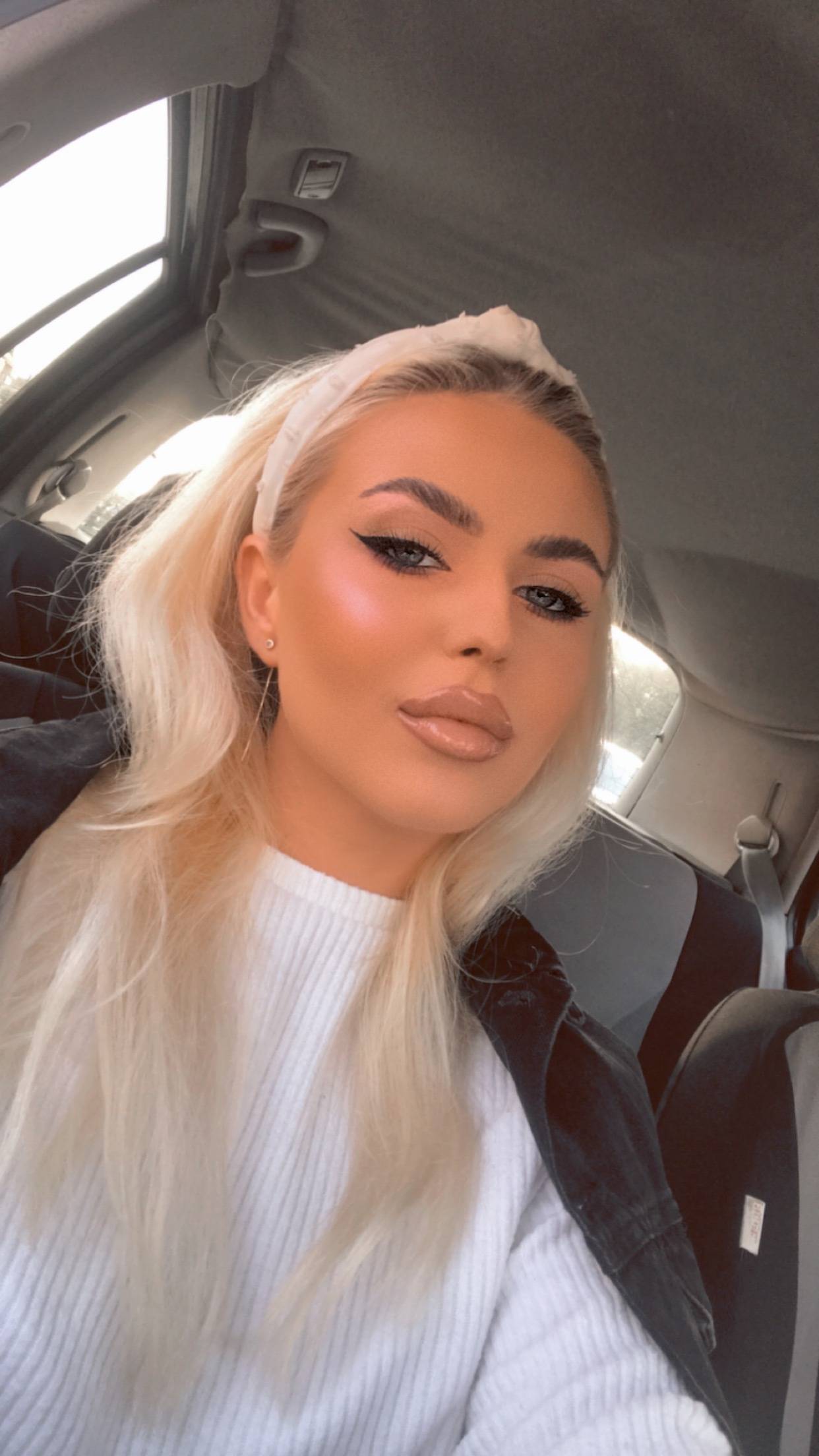 onlyfans Roberta Ana-Maria 🖤 profile photo. Roberta Ana-Maria 🖤 9