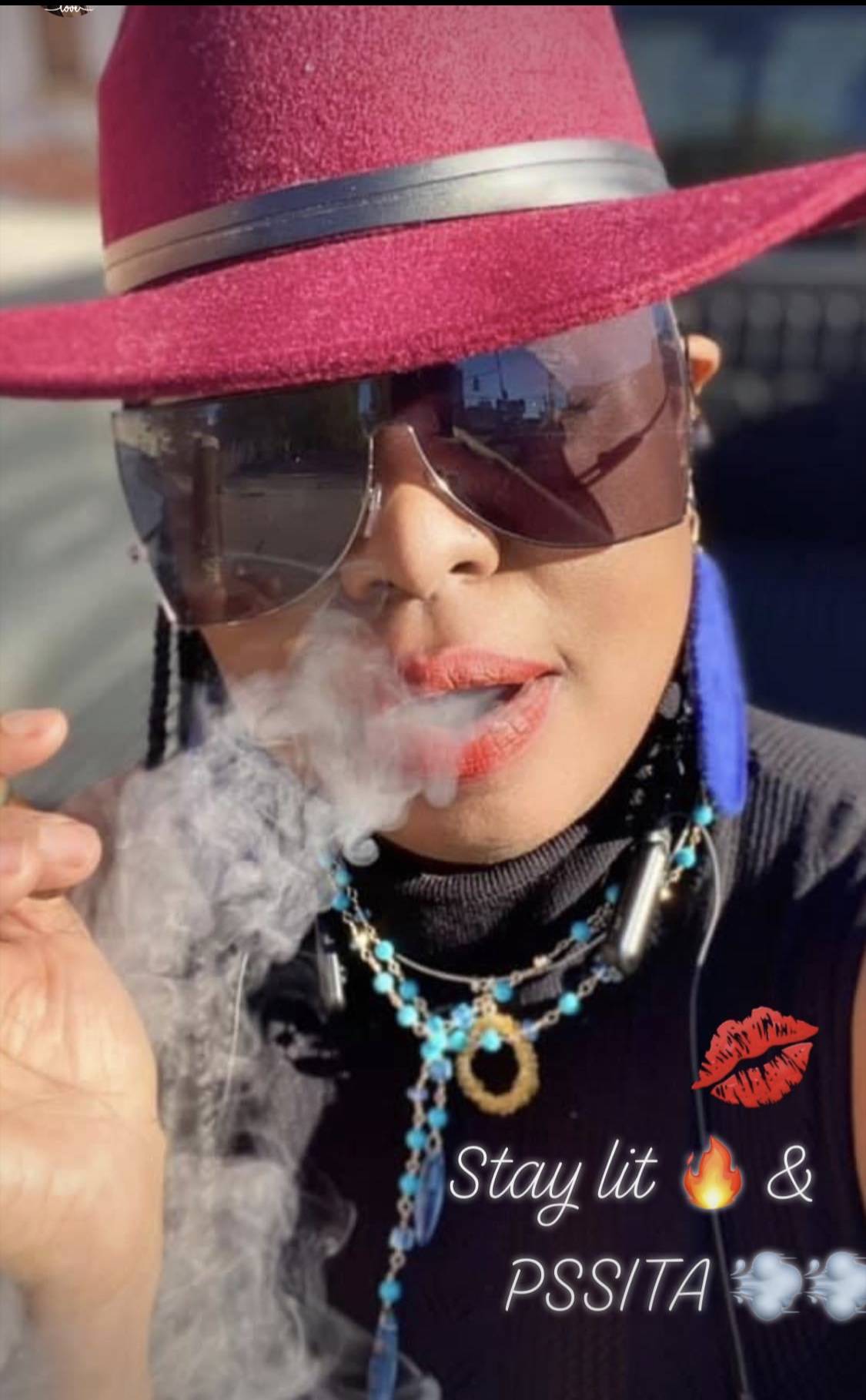 onlyfans Cigars with Sunshine profile photo. Cigars with Sunshine 14