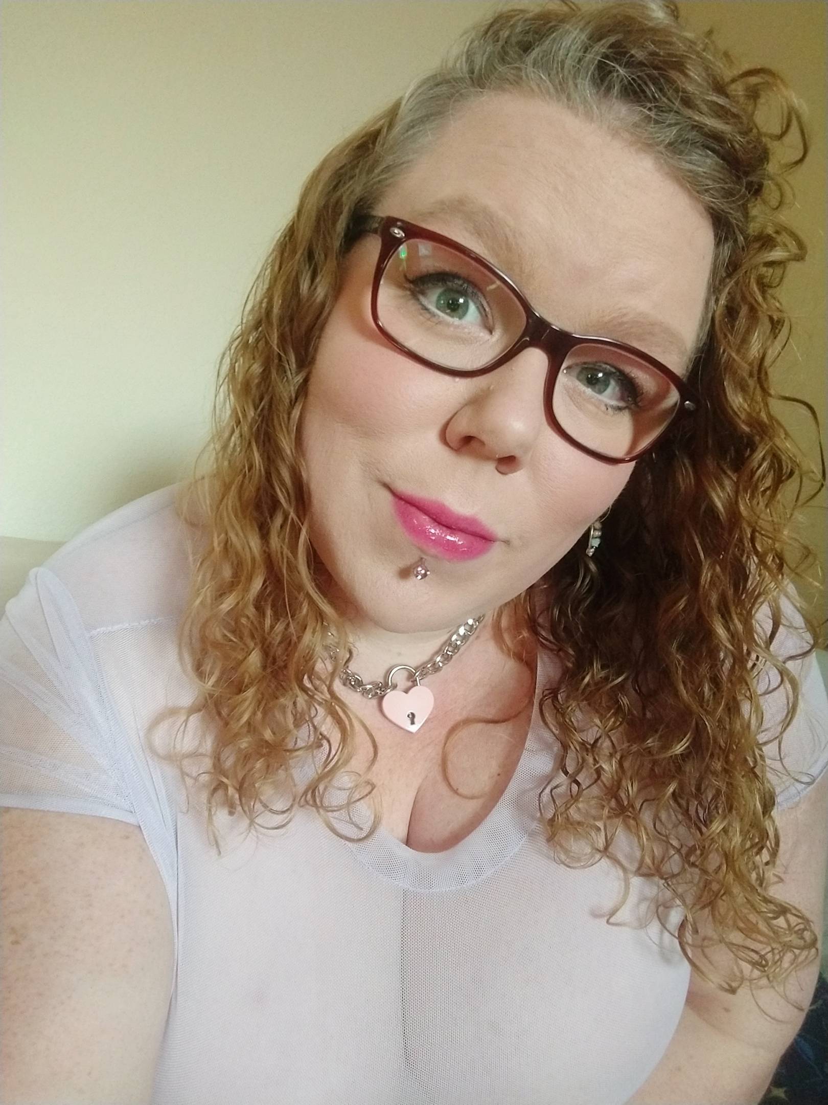 onlyfans TheSparklyAmy profile photo. TheSparklyAmy 19