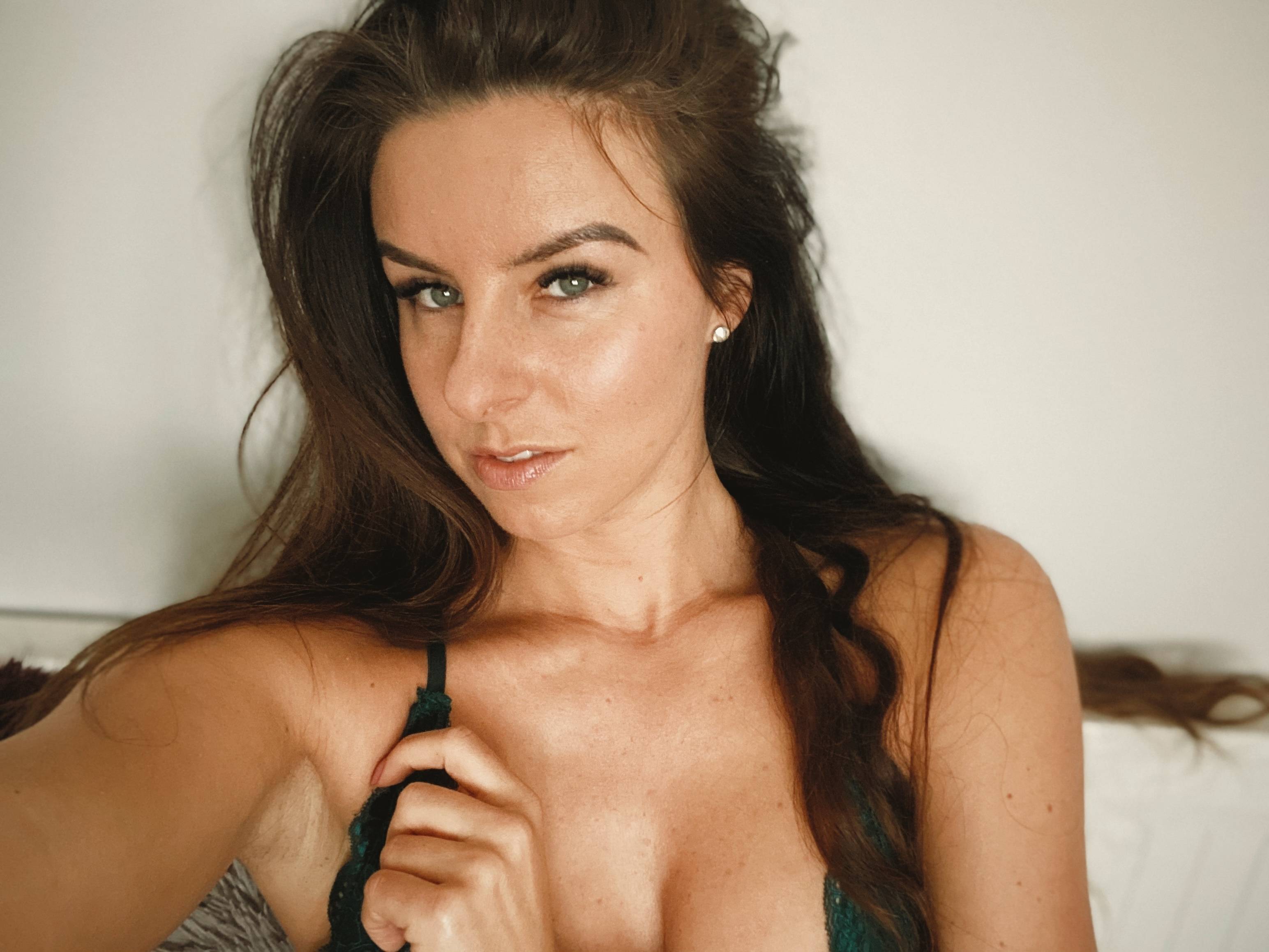 onlyfans emerald_kittycat profile photo. emerald_kittycat 9