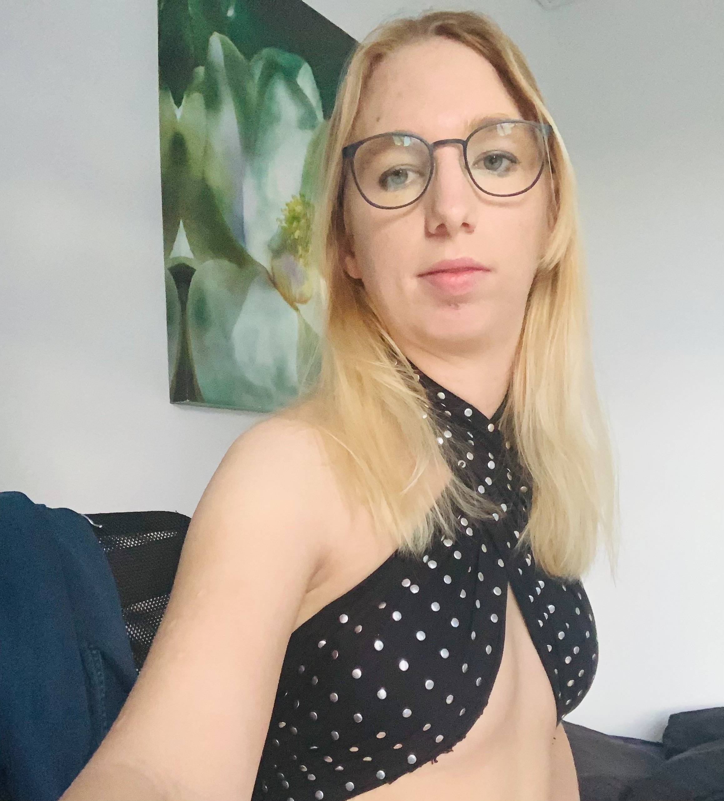 onlyfans susan profile photo from DK. susan 10