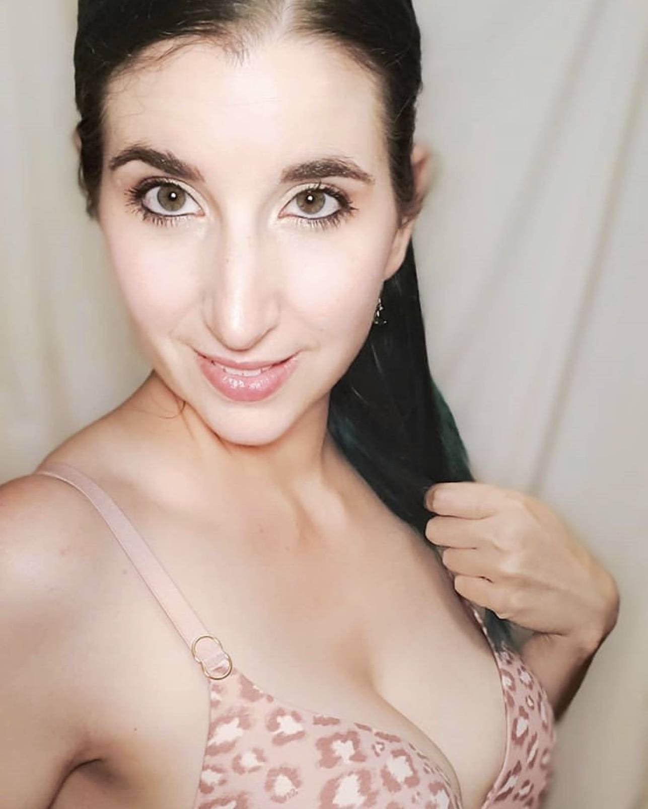 onlyfans Emily Emerald profile photo. Emily Emerald 30