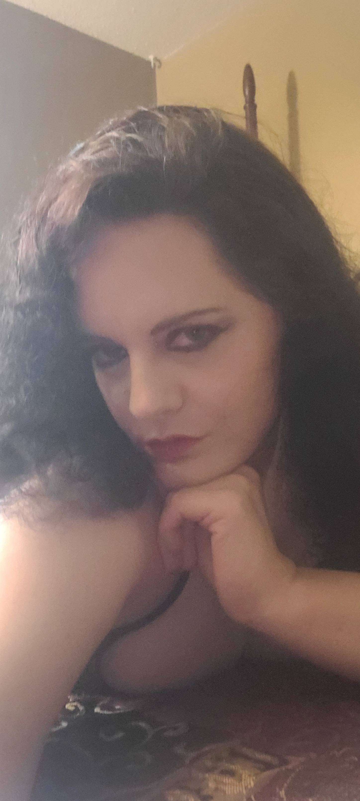 onlyfans The Gothic Siren profile photo. The Gothic Siren 10
