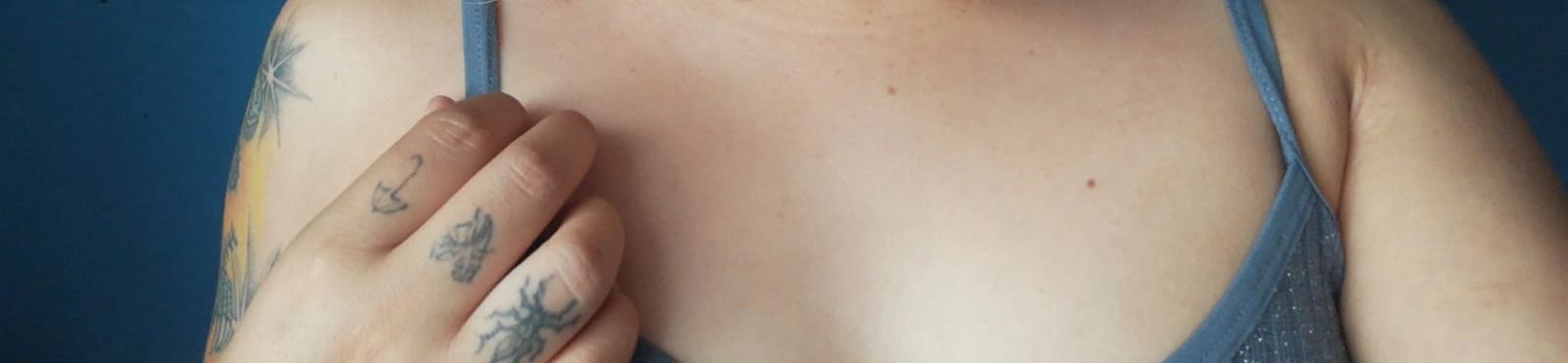 loverfans Mami miel y veneno 420 profile banner  