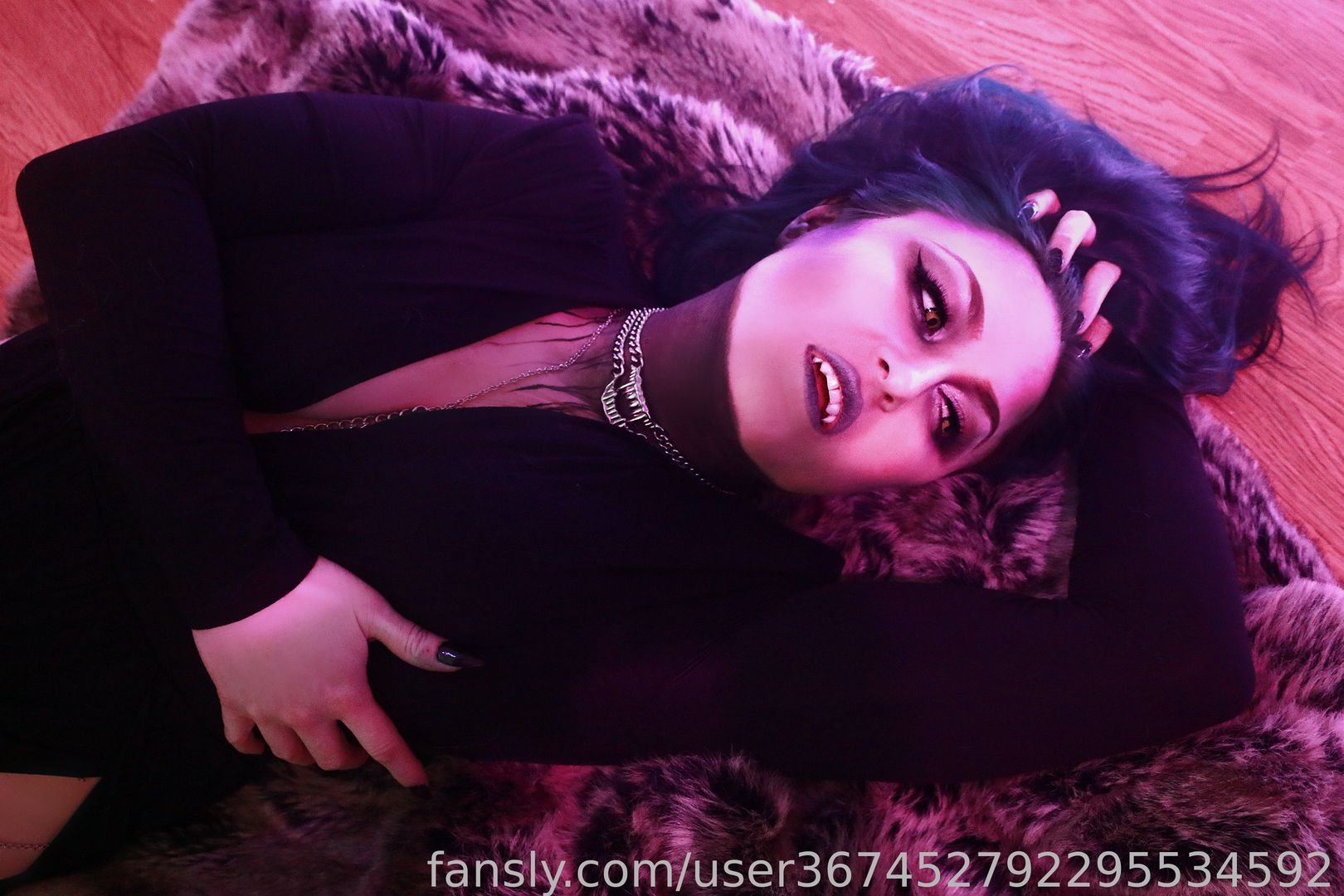fansly VampireKitten profile banner  