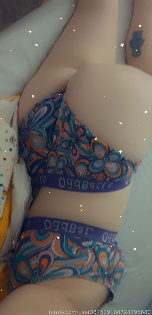 fansly GingerQueen profile banner  