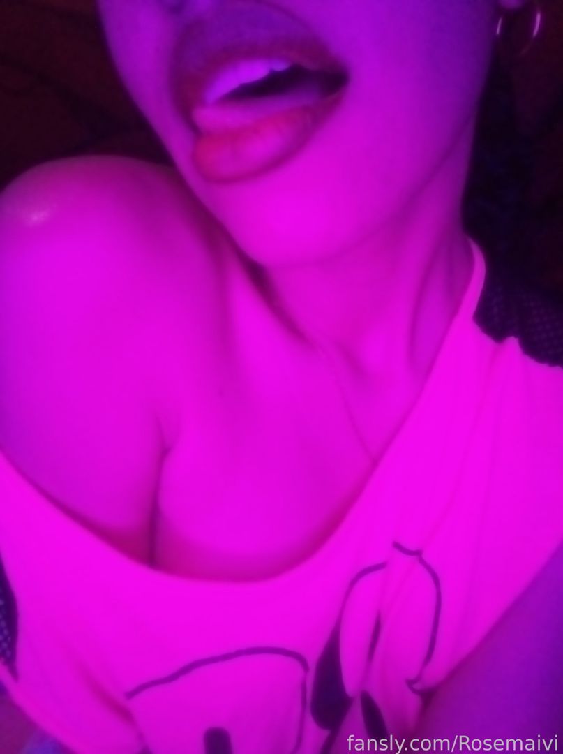 fansly Rose💋 profile banner  