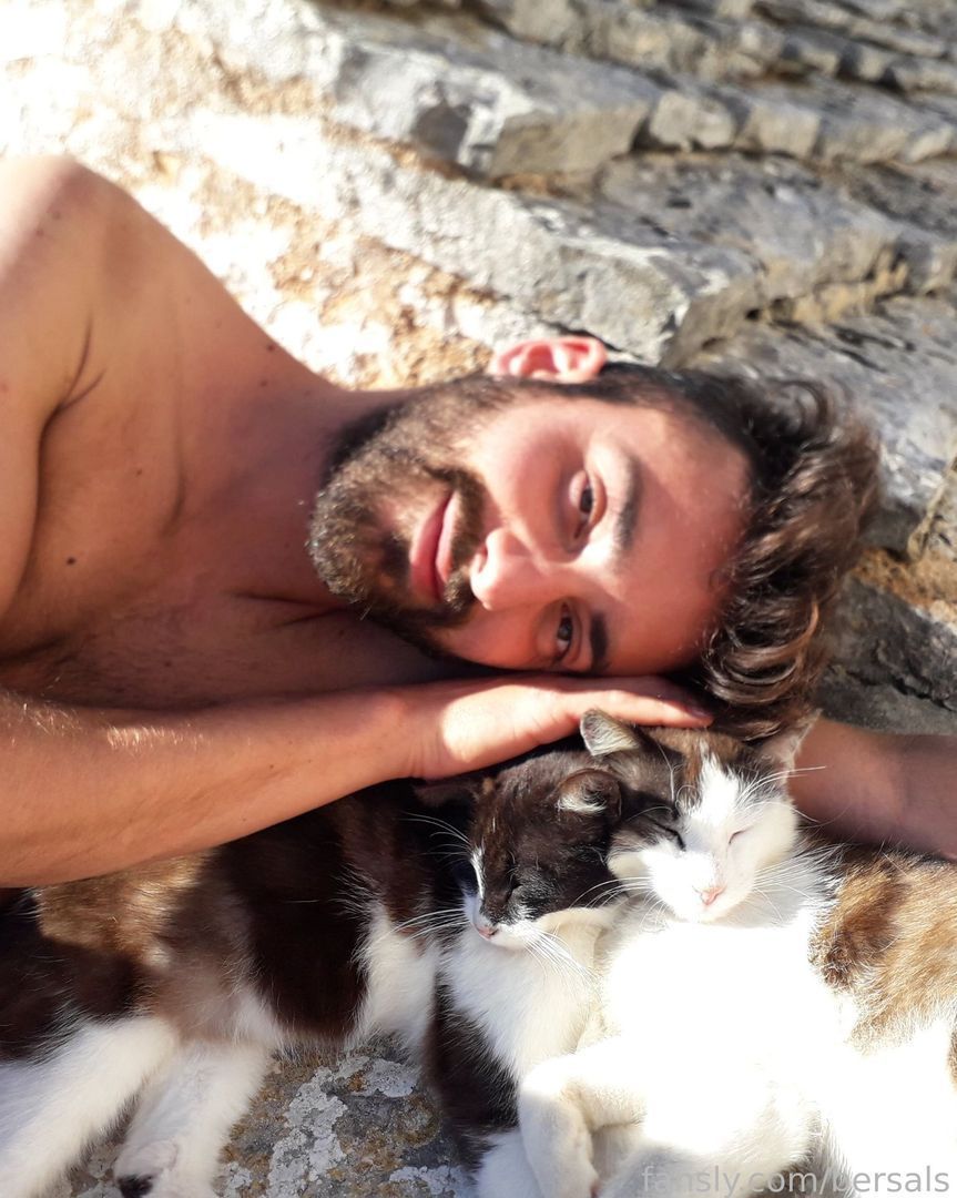 fansly bersals profile banner