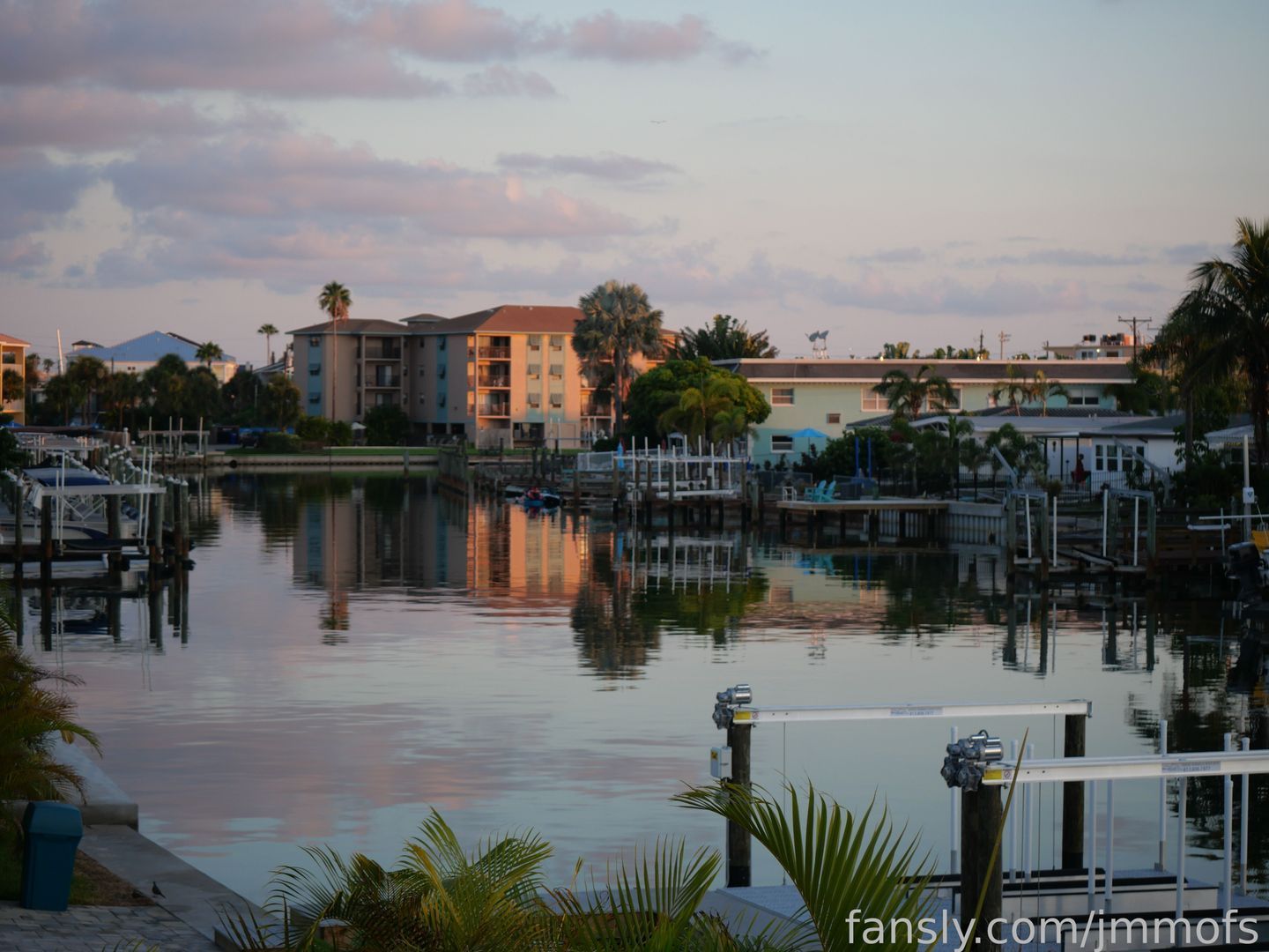 fansly jmmofs profile banner