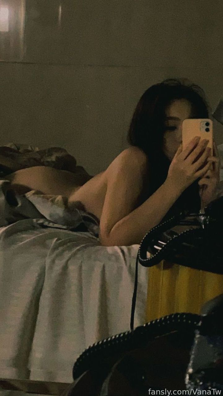 fansly VanaTw profile banner  