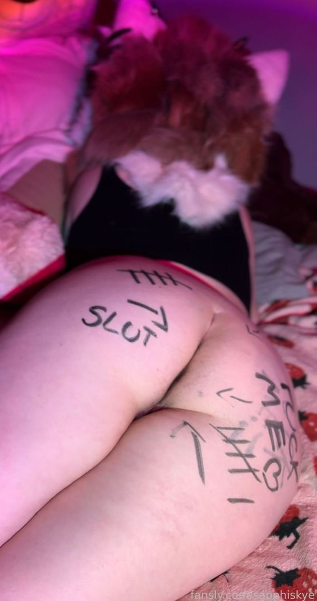 fansly sapphiskye profile banner