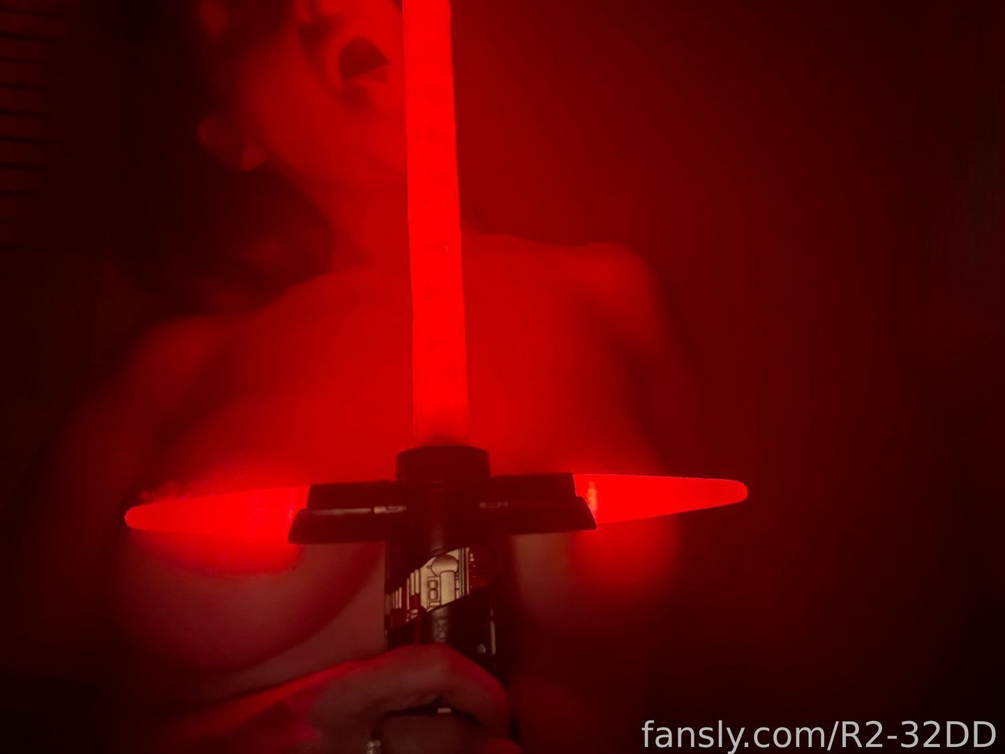 fansly R2-32DD profile banner  