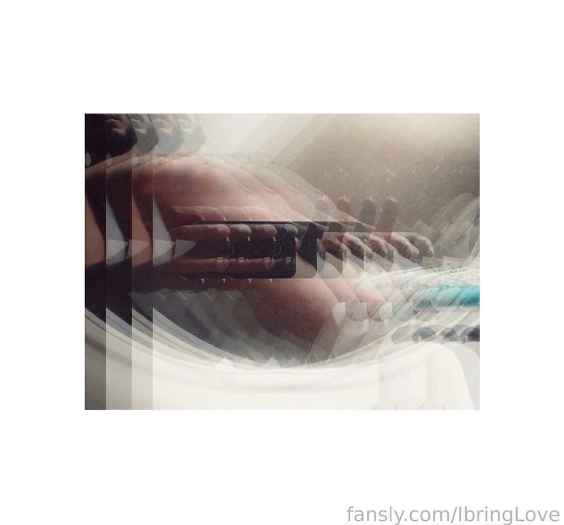 fansly IBringHotLove profile banner  