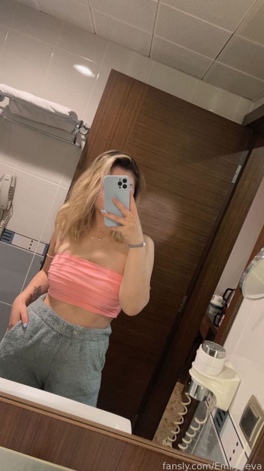 fansly Emilyyeva profile banner  