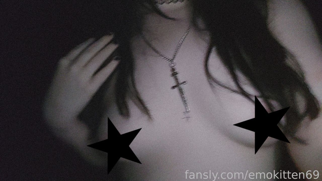 fansly emokitten69 profile banner  