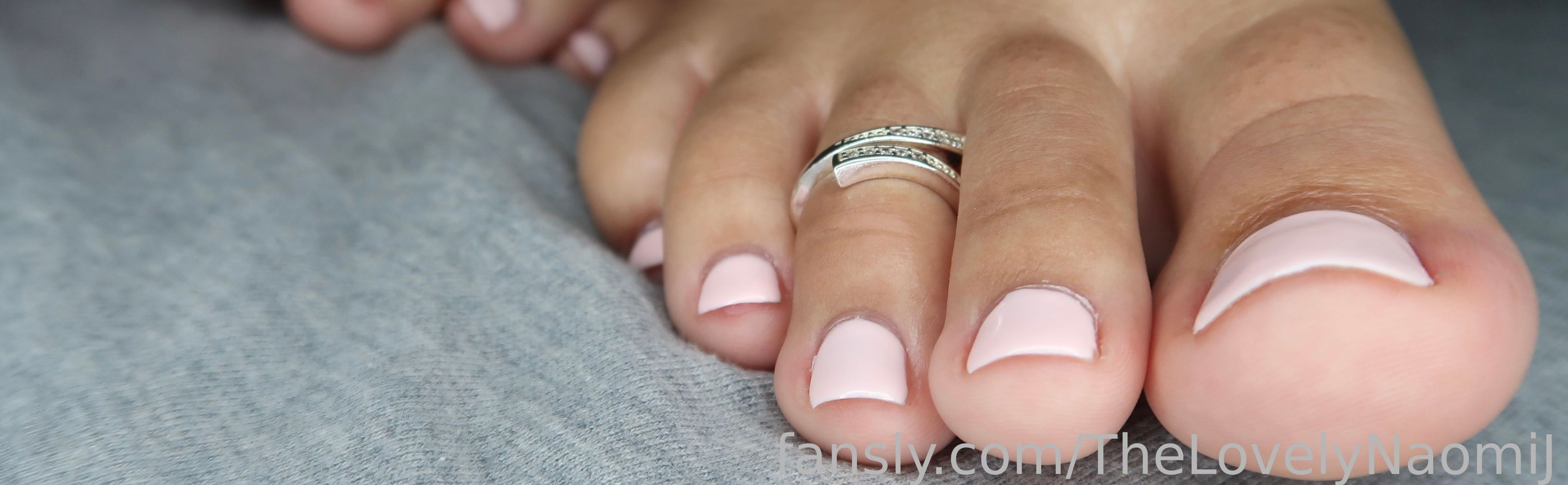 fansly The Lovely Naomi J profile banner