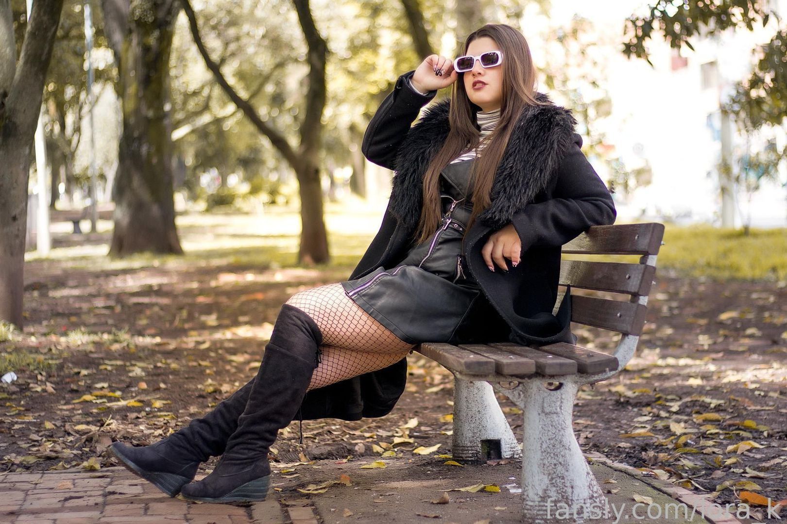 fansly lora_k profile banner