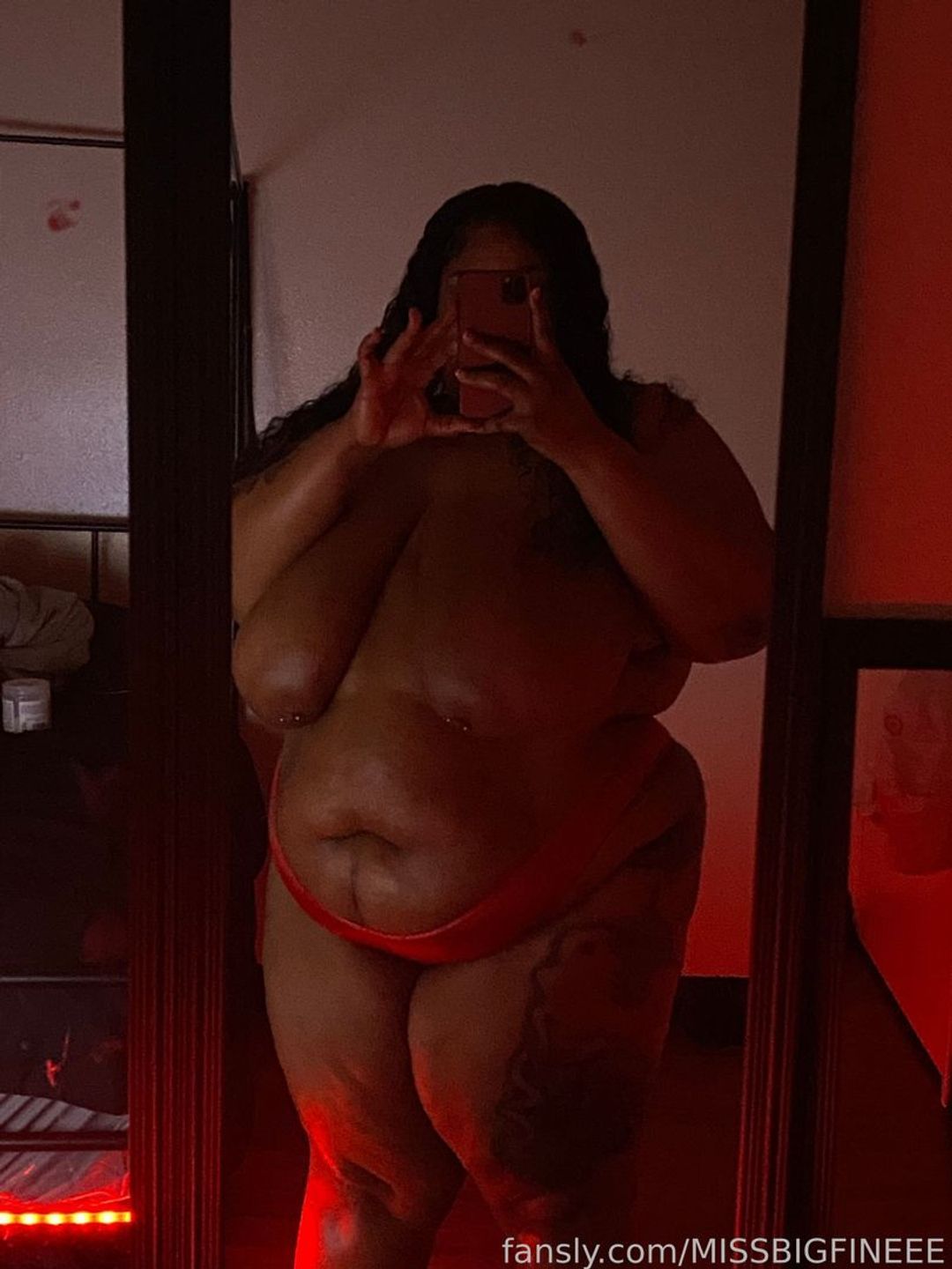 fansly MISSBIGFINEEE profile banner