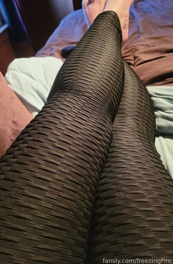 fansly freezingFire profile banner