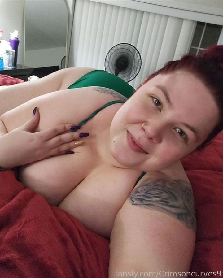 fansly Crimson Curves profile banner